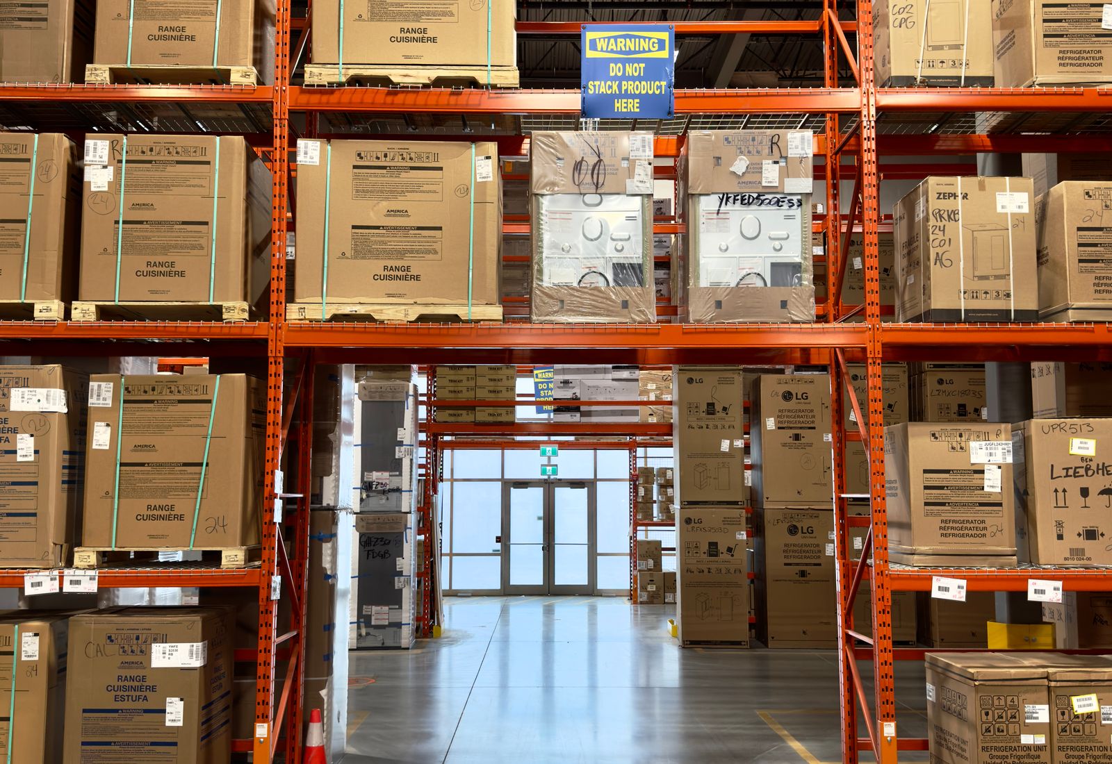 Organized warehouse storage and distribution racks